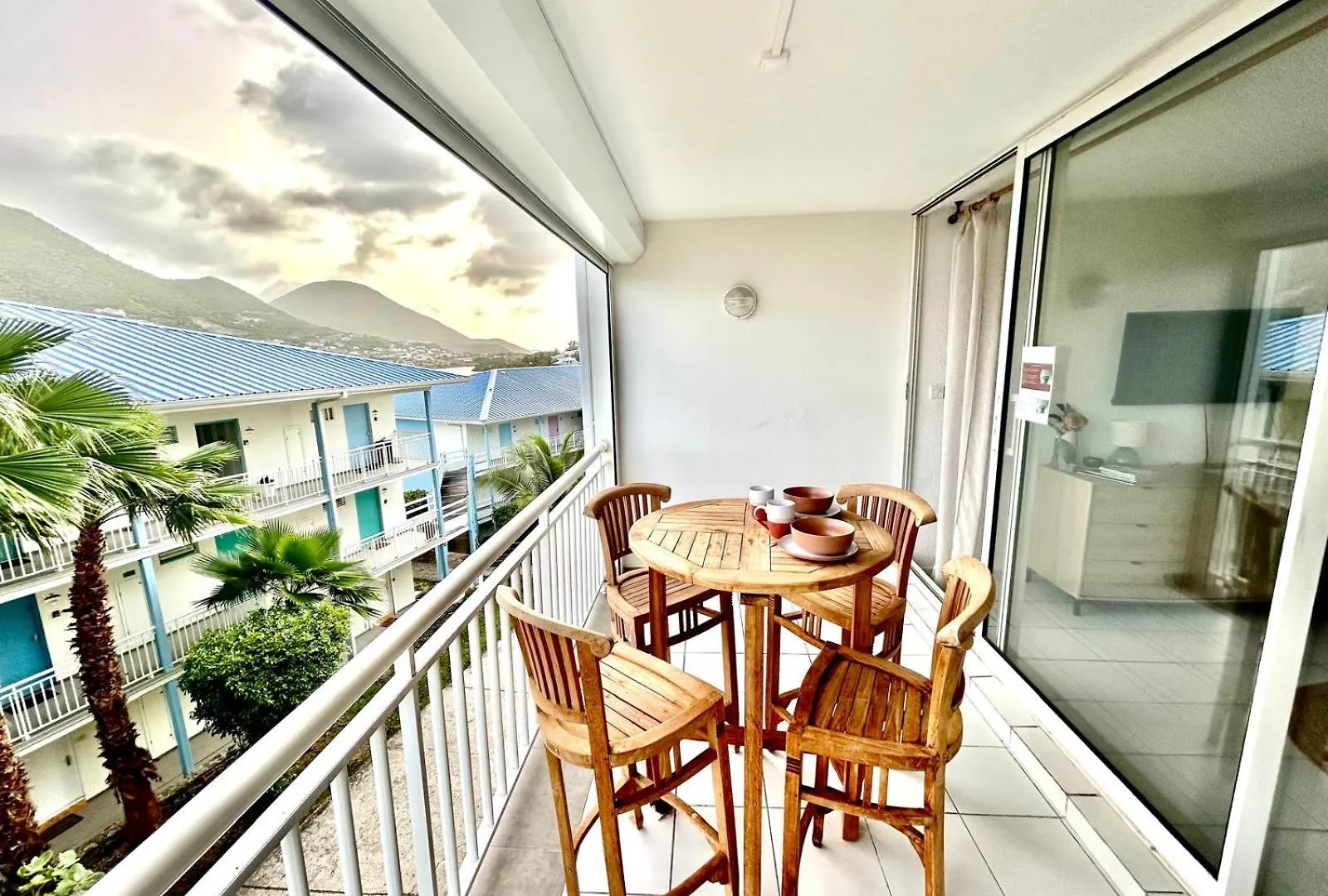 Cosy Studio, Mont Vernon Fews Steps From Orient Bay Beach クルドサック 0*,  シント・マールテン